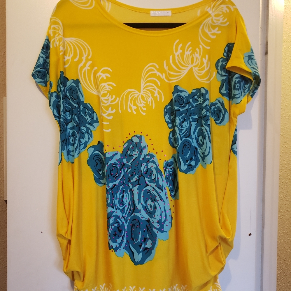Bundle maternity shirts size Medium